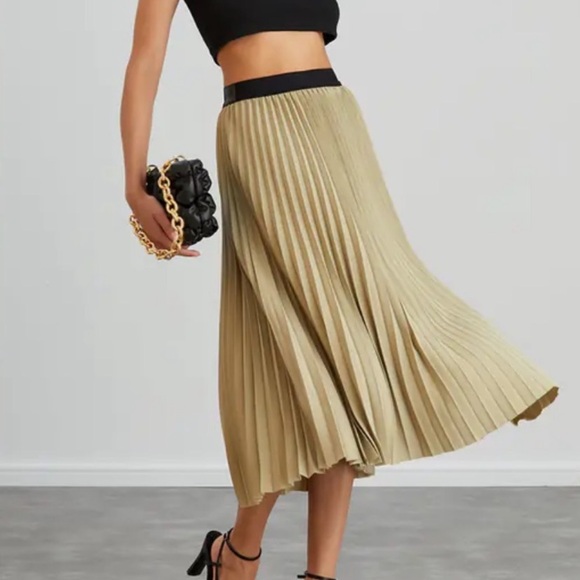 Gold Knit Italian Yarn Pleated Skirt Zara Limited Edition - Picture 2 of 2